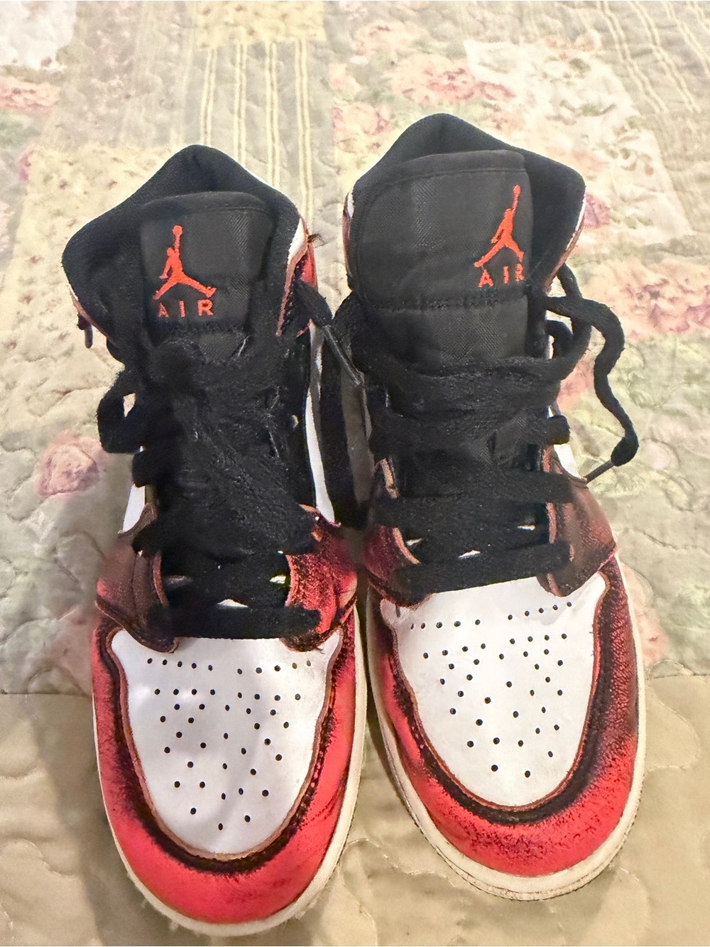Nike Air Jordan 1 Mid SE "Wear-Away Chicago". Youth size 4.5 VGC